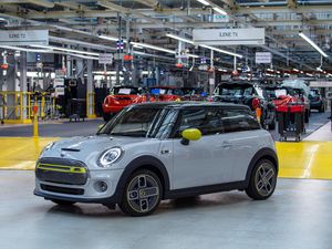 Supporting image for story: Mini hits EV production milestone