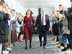 Supporting image for story: Sir Keir Starmer attacks Tories' 'endless cycle of crisis' as he plans route into No 10