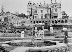 The hall and gardens drew daytrippers from far and wide.