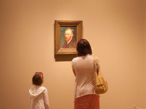 Supporting image for story: Looking at art in galleries can provide immediate stress relief, study finds