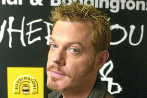 Supporting image for story: Eddie Izzard: Two more tours and I'll be mayor