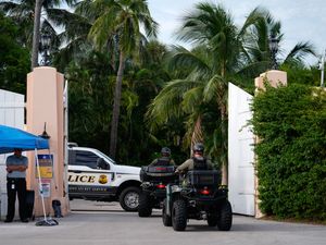 Supporting image for story: Florida will launch criminal probe into apparent assassination attempt of Trump