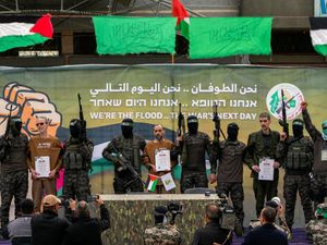 Supporting image for story: Hamas releases three gaunt Israeli hostages for 183 Palestinian prisoners