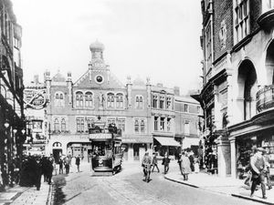 Supporting image for story: Why Wolverhampton's tram system was a nasty shock for horses