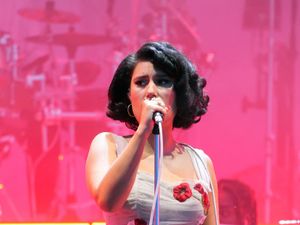 Supporting image for story: Raye reveals her car was stolen with all her songwriting books in the boot