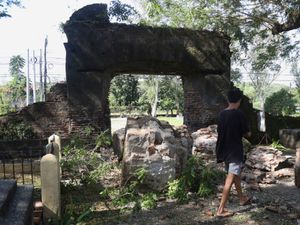 Supporting image for story: Rebels kill two soldiers helping with aid efforts in area hit by earthquake