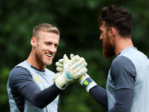 Supporting image for story: Arsenal primed for shock Wolves goalkeeper move 