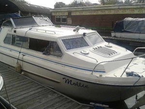 Supporting image for story: Teenager airlifted to hospital and three more injured in boat explosion