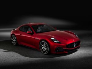 Supporting image for story: New Maserati GranTurismo revealed in full