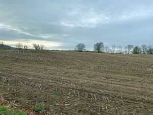 Supporting image for story: Strong demand for arable land shown as Bridgnorth site sells for £220,000