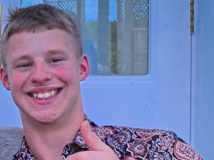 Supporting image for story: Police appeal for help to find missing Bridgnorth 15-year-old Ellis