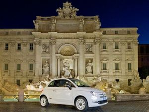 Supporting image for story: Fiat celebrates 62 years of 500 with Dolcevita special edition
