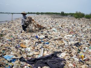 Supporting image for story: Countries under pressure to finalise UN plastic pollution treaty as talks resume