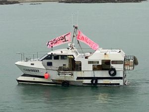 Supporting image for story: What is the Jersey fishing dispute about?