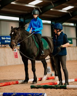 Jasmin Allen riding for Perry RDA on Star
