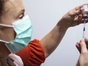 Supporting image for story: Vaccines ‘offer high levels of protection against Indian variant’