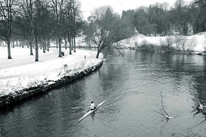 Supporting image for story: Shropshire caught in grip of snow as big freeze to continue