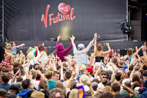 Supporting image for story: V Festival: Music fans urged to ignore sat-navs