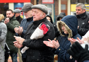 An applause is held for Duncan