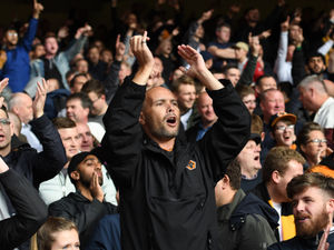 Supporting image for story: Big crowd hopes to roar Wolves to top