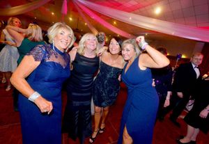 Guests enjoy the night 