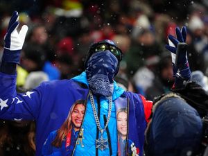 Supporting image for story: Snoop Dogg watches as Chloe Kim misses out on snowboard history