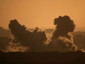 Supporting image for story: 40 Palestinians killed in Gaza as Netanyahu and Trump meet over ceasefire