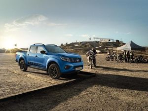 Supporting image for story: Nissan reveals refreshed look for top-spec Navara N-Guard
