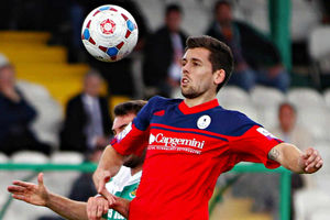 Wesley Baynes of AFC Telford United and James Knowles of Bradford Park Avenue