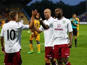 Supporting image for story: Darren Bent could stay at Villa Park