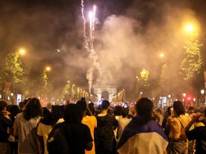 Supporting image for story: More violence disrupts PSG’s Champions League celebrations