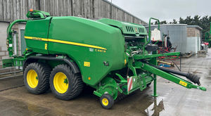 This 2020 John Deere C441-R twin axle baler and wrapper combination sold for £41,500 at Shrewsbury.