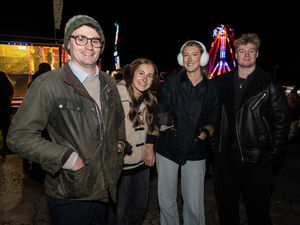 It was a night to wrap up warmly and enjoy the event. Photo: Ian Knight / Z70 Photography