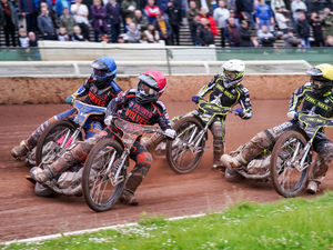 Supporting image for story: Wolverhampton's speedway pairs pushed back to let heat abate