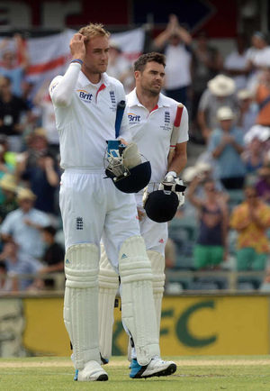 England's James Anderson (right) and Stuart Broad (left) leave the field following their loss of the match and the Ashes