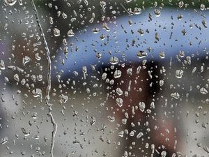 Supporting image for story: Could the new 5G phone network allow super accurate weather forecasts?