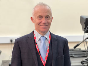 Supporting image for story: Halesowen College media students given tips by veteran BBC newscaster Bob Hockenhull