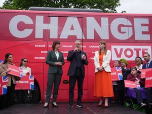 Supporting image for story: ‘You wait then three come in a row’ – Starmer compares buses to Tory defections