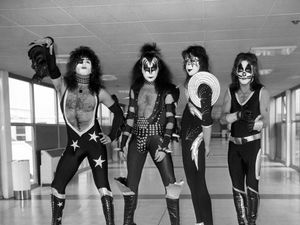Supporting image for story: Alice Cooper pays tribute to ‘pioneer’ Kiss guitarist Ace Frehley
