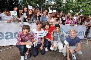 Supporting image for story: X Factor stars One Direction thrill city fans