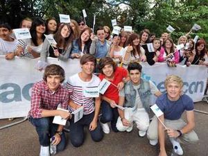 Supporting image for story: X Factor stars One Direction thrill city fans