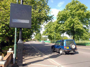 Supporting image for story: Flashing signs to be rolled out in bid to cut speeds