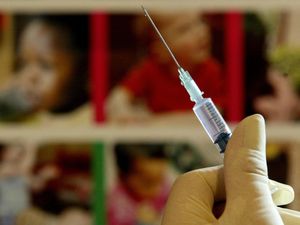 Supporting image for story: Combined flu and Covid vaccine from Moderna shows positive trial results