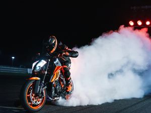 Supporting image for story: KTM’s updated 1290 Super Duke R range arrives on the scene