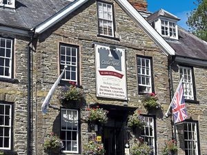 Supporting image for story: Hotel built from ruins has lasted 300 years