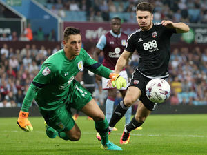 Supporting image for story: Pierluigi Gollini: Aston Villa goalkeeper tells teammates to expect Tykes battle