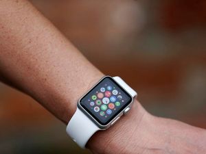 Supporting image for story: Walkie Talkie app returns to Apple Watch after security update