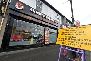 WALSALL COPYRIGHT NATIONAL WORLD TIM THURSFIELD -01/08/25 The sign advertising the closure is right outside Khuram Javid's chicken shop