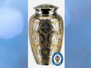 Supporting image for story: Heartbroken mother urges thieves to return her baby's ashes