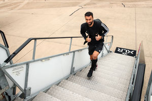 Wolves set off for Belfast (AMA/Robbie Jay Barratt)